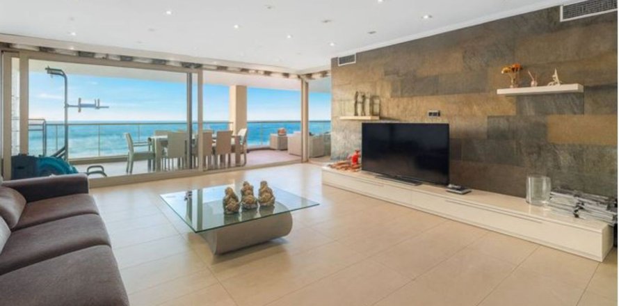 5 bedrooms Villa in Altea, Spain No. 126093