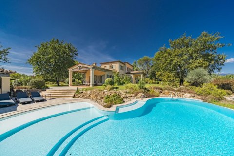 4 bedrooms Villa in Tourrettes, France No. 69073 3