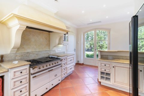 4 bedrooms Villa in Tourrettes, France No. 69073 8