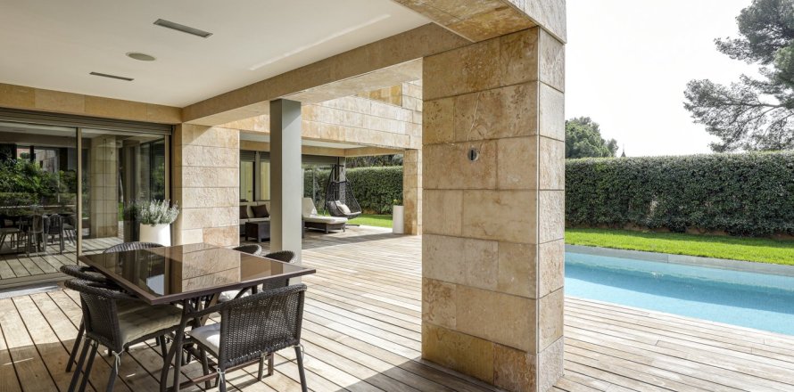 7 dormitorios Villa en Pedralbes, Spain No. 110808