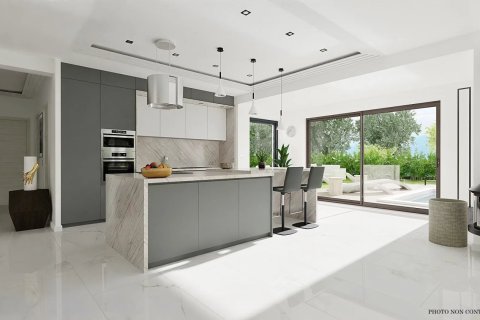 5 bedrooms House in Grasse, France No. 81631 5