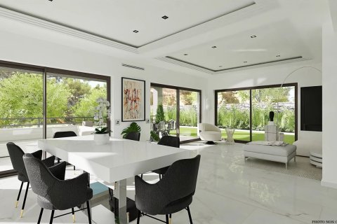 5 bedrooms House in Grasse, France No. 81631 3