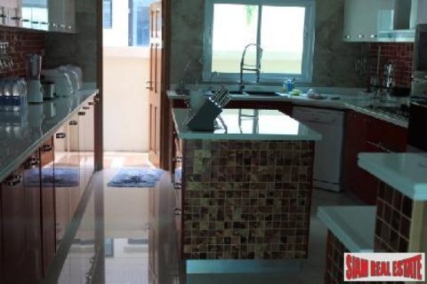 3 bedrooms House in Pattaya, Thailand No. 96473 4