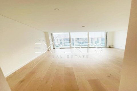 3 bedrooms Apartment in Soc Son, Vietnam No. 9822 1