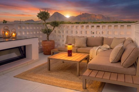 3 bedrooms Villa in Albir, Spain No. 124810