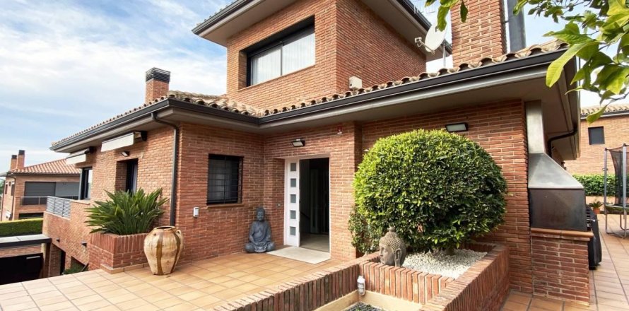 5 dormitorios en Krong Pa, Vietnam No. 25155