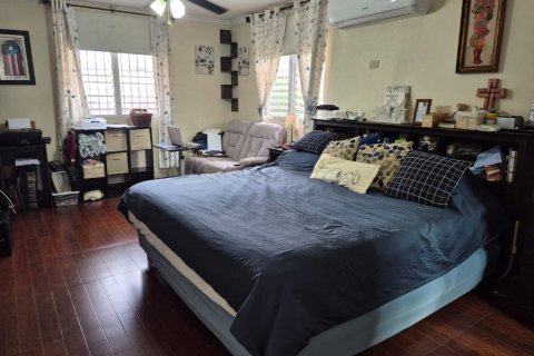 3 bedrooms House in Panama City, Panama No. 125848 5