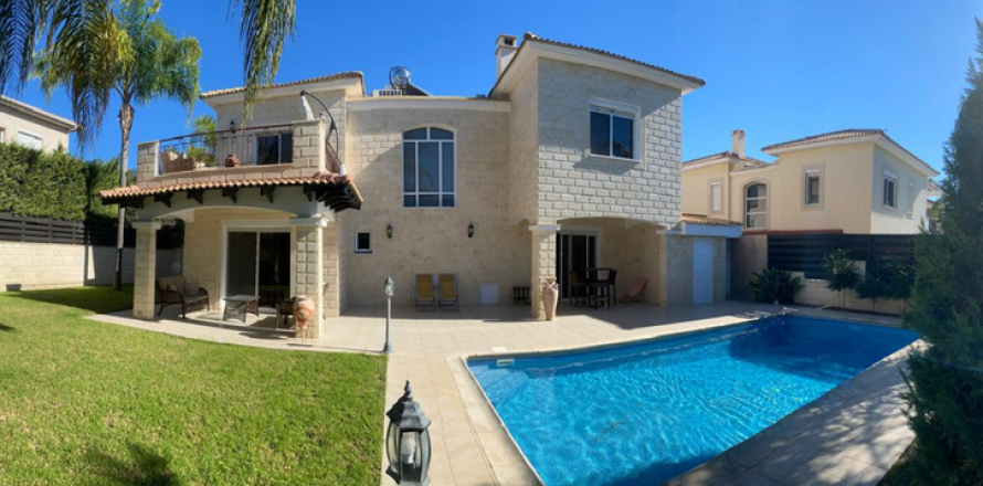 3 bedrooms House in Agios Tychonas, Cyprus No. 72824