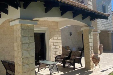 3 bedrooms House in Agios Tychonas, Cyprus No. 72824 12