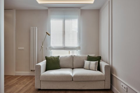2 dormitorios Apartment en Madrid, Spain No. 126139 1