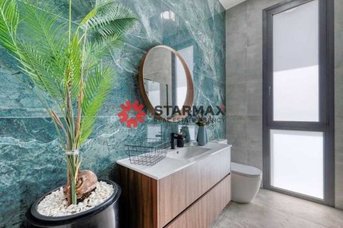 4 dormitorios House en Aradippou, Cyprus No. 82443 9