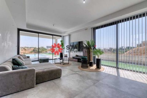 4 dormitorios House en Aradippou, Cyprus No. 82443 3