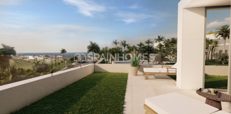 4 bedrooms Villa in Estepona, Spain No. 88371