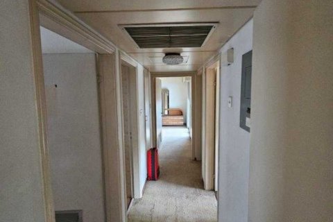 3 bedrooms Apartment in Limassol, Cyprus No. 80957 9