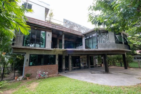 5 bedrooms House in Chiang Mai, Thailand No. 97781 1