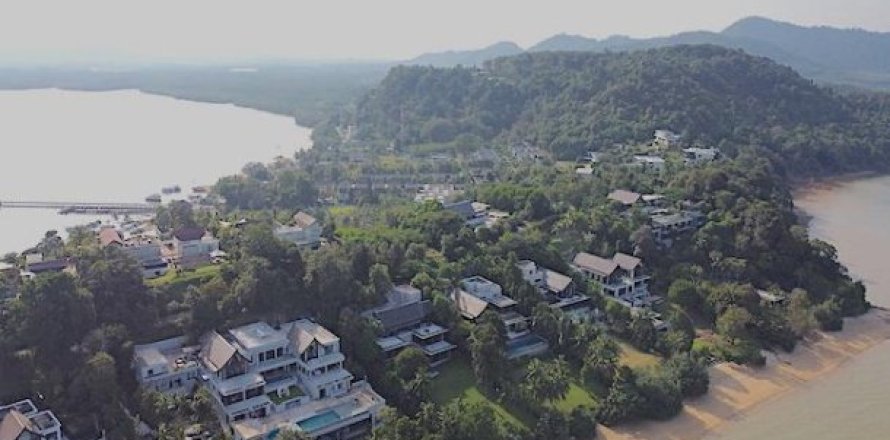 4 bedrooms Villa in Phuket, Thailand No. 95744