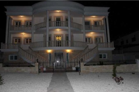 7 bedrooms Villa in Pegeia, Cyprus No. 84398 4