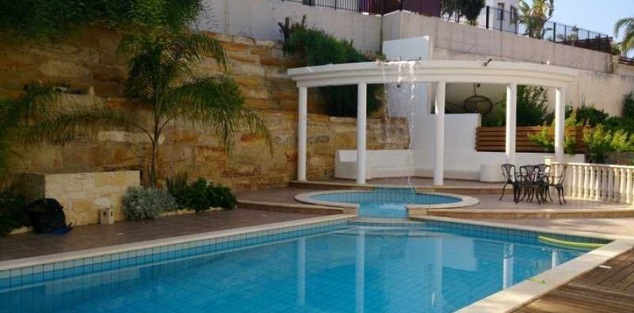 7 bedrooms Villa in Pegeia, Cyprus No. 84398