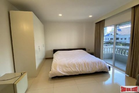 4 bedrooms House in Bangkok, Thailand No. 97076 7