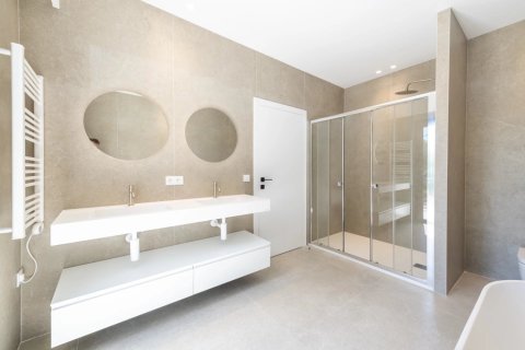 5 chambres House à Nice, France No. 67403 9