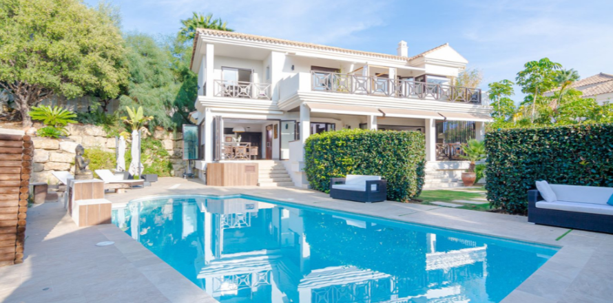 5 bedrooms Villa in Thuan Nam, Vietnam No. 109848