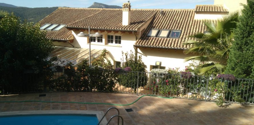 4 bedrooms Apartment in Banyeres de Mariola, Spain No. 116532