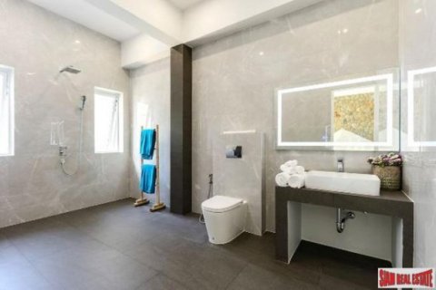 4 bedrooms Villa on the Chaweng Beach, Thailand No. 96091 6
