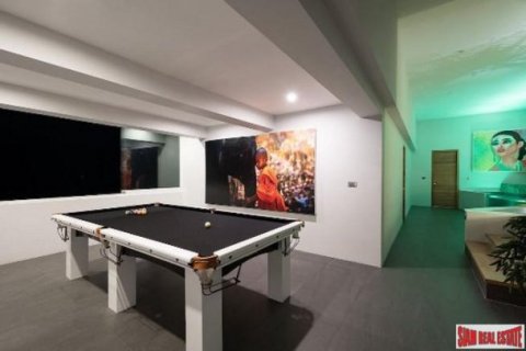 4 bedrooms Villa on the Chaweng Beach, Thailand No. 96091 12