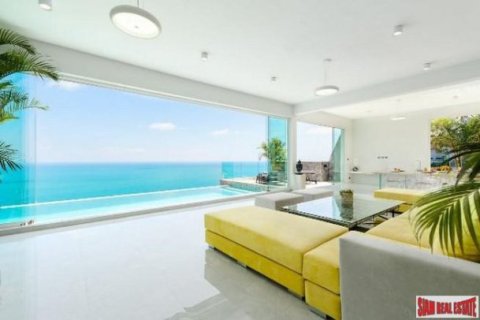 4 bedrooms Villa on the Chaweng Beach, Thailand No. 96091 1