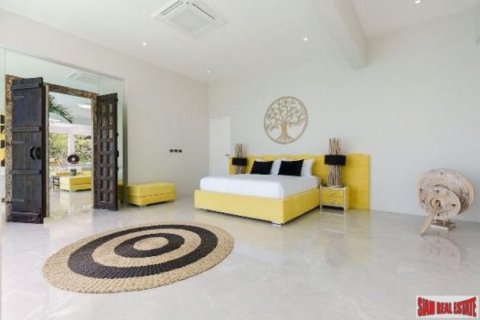 4 bedrooms Villa on the Chaweng Beach, Thailand No. 96091 8
