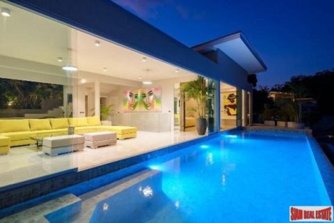 4 bedrooms Villa on the Chaweng Beach, Thailand No. 96091 18