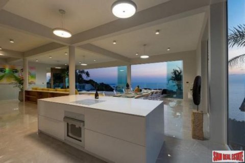 4 bedrooms Villa on the Chaweng Beach, Thailand No. 96091 10