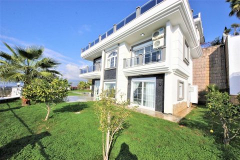 4 habitaciones Villa en Kargicak, Turkey No. 110353