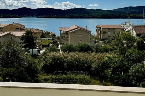 1 bedroom Apartment in Tivat, Montenegro No. 104743 1