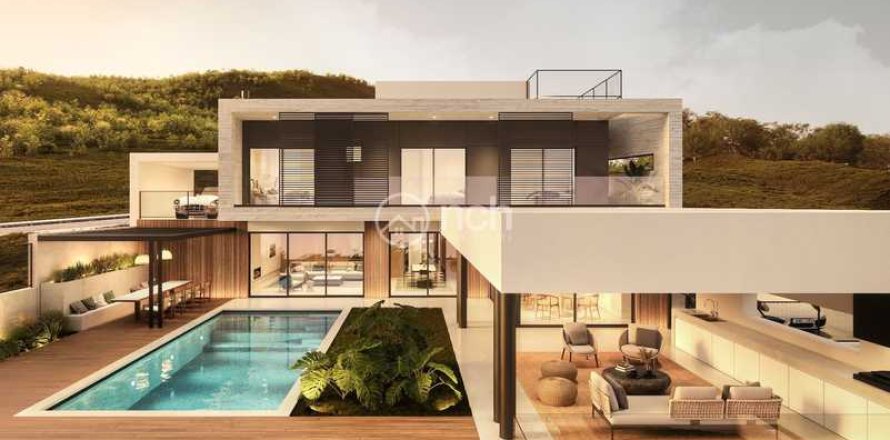 4 bedrooms Villa in Agios Athanasios, Cyprus No. 62921