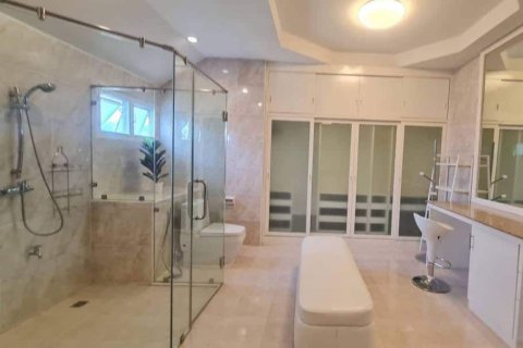 4 bedrooms House in Chiang Mai, Thailand No. 97748 5