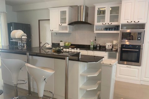 4 bedrooms House in Chiang Mai, Thailand No. 97748 13