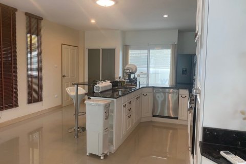 4 bedrooms House in Chiang Mai, Thailand No. 97748 12