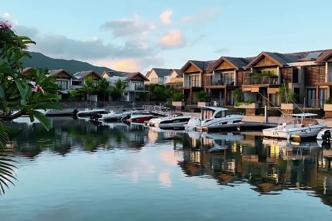 3 bedrooms Duplex in Black River, Mauritius No. 86620 1