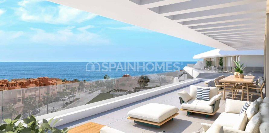 3 bedrooms Penthouse in Estepona, Spain No. 88285