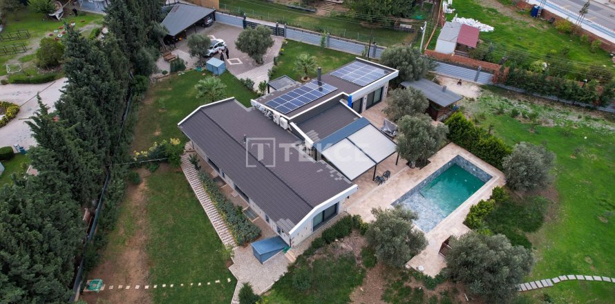 4 dormitorios Villa en Izmir, Turkey No. 117741