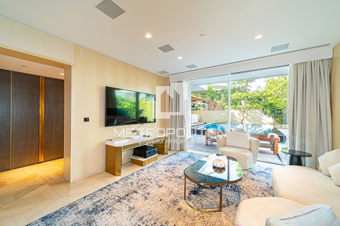 Квартира с 2 спальнями в FIVE Palm Jumeirah, ОАЭ №3519