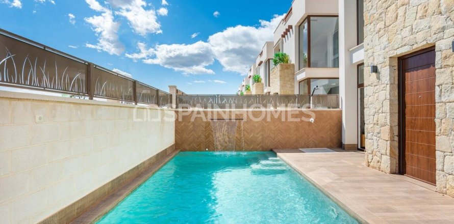 5 bedrooms Villa in Los Montesinos, Spain No. 87941