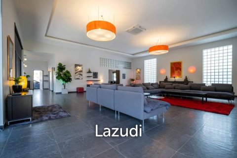 4 bedrooms House in Chiang Mai, Thailand No. 98024 3