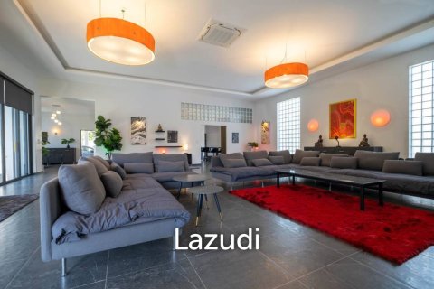 4 bedrooms House in Chiang Mai, Thailand No. 98024 2