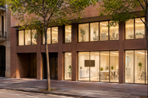 815m² Commercial property à L'Eixample, Spain No. 125650