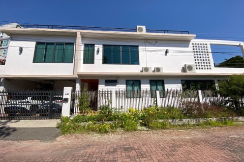 4 bedrooms House in Chiang Mai, Thailand No. 1372 8