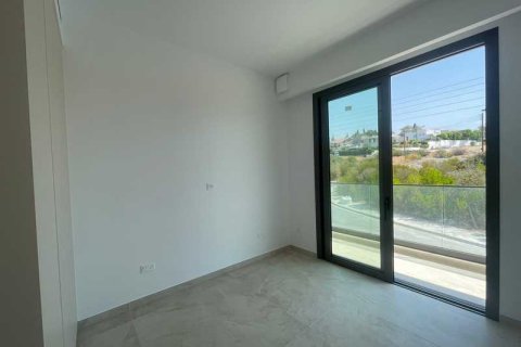 2 bedrooms Apartment in Limassol, Cyprus No. 33442 5