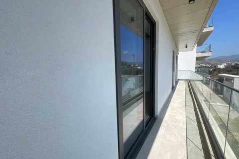 2 bedrooms Apartment in Limassol, Cyprus No. 33442 4