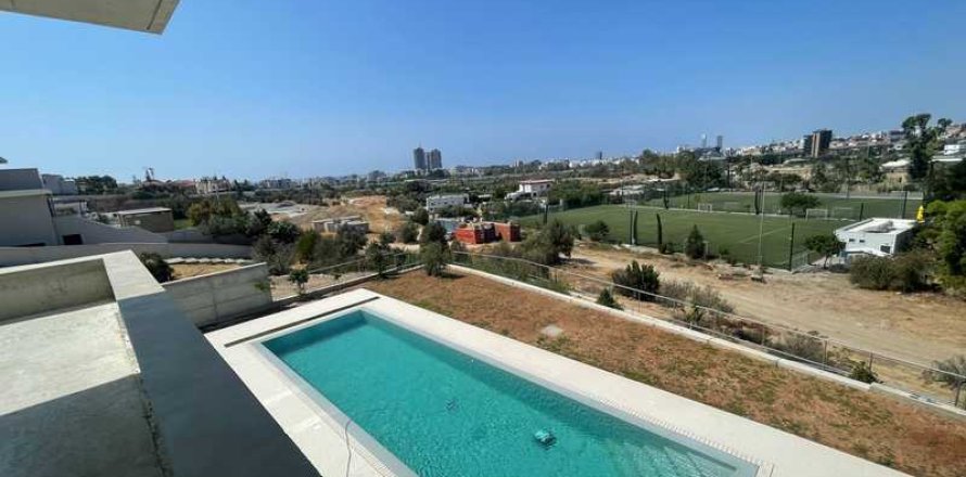 2 bedrooms Apartment in Limassol, Cyprus No. 33442